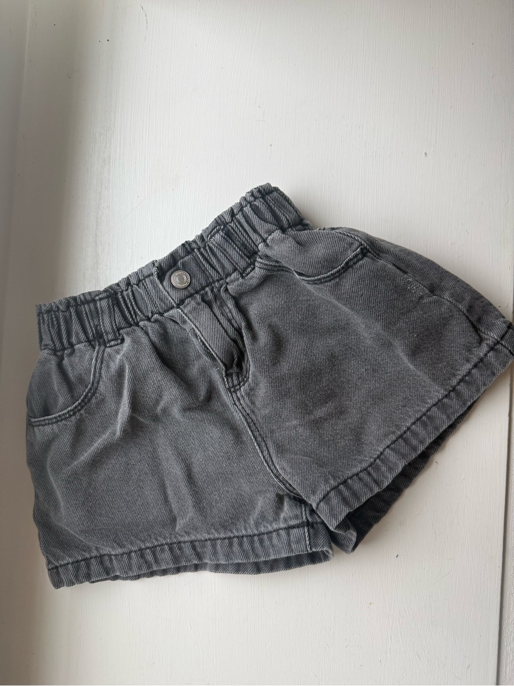 Zara gray/black denim shorts
